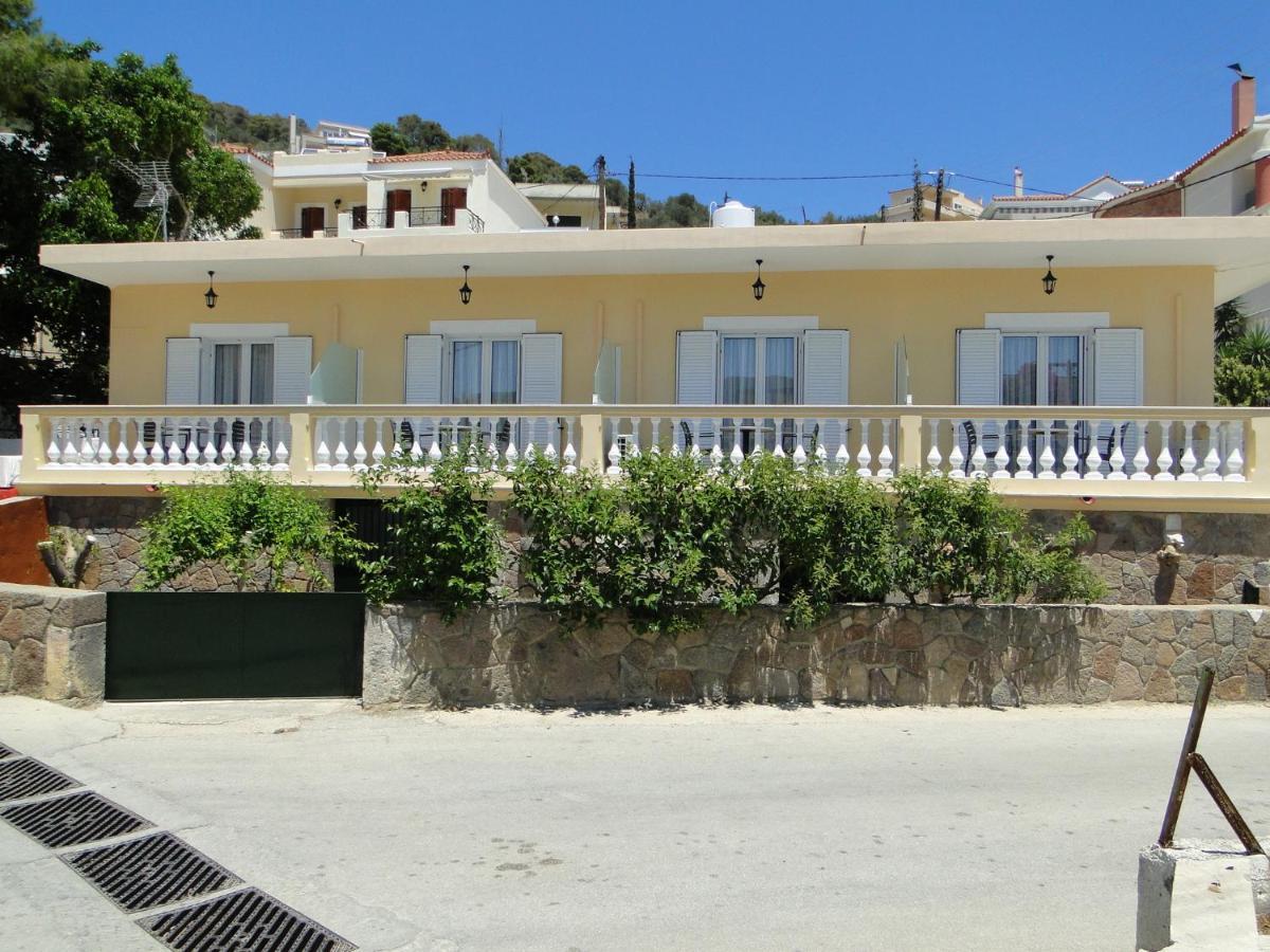 Chrysanthe'S Apartments No2 Poros Town Exteriör bild